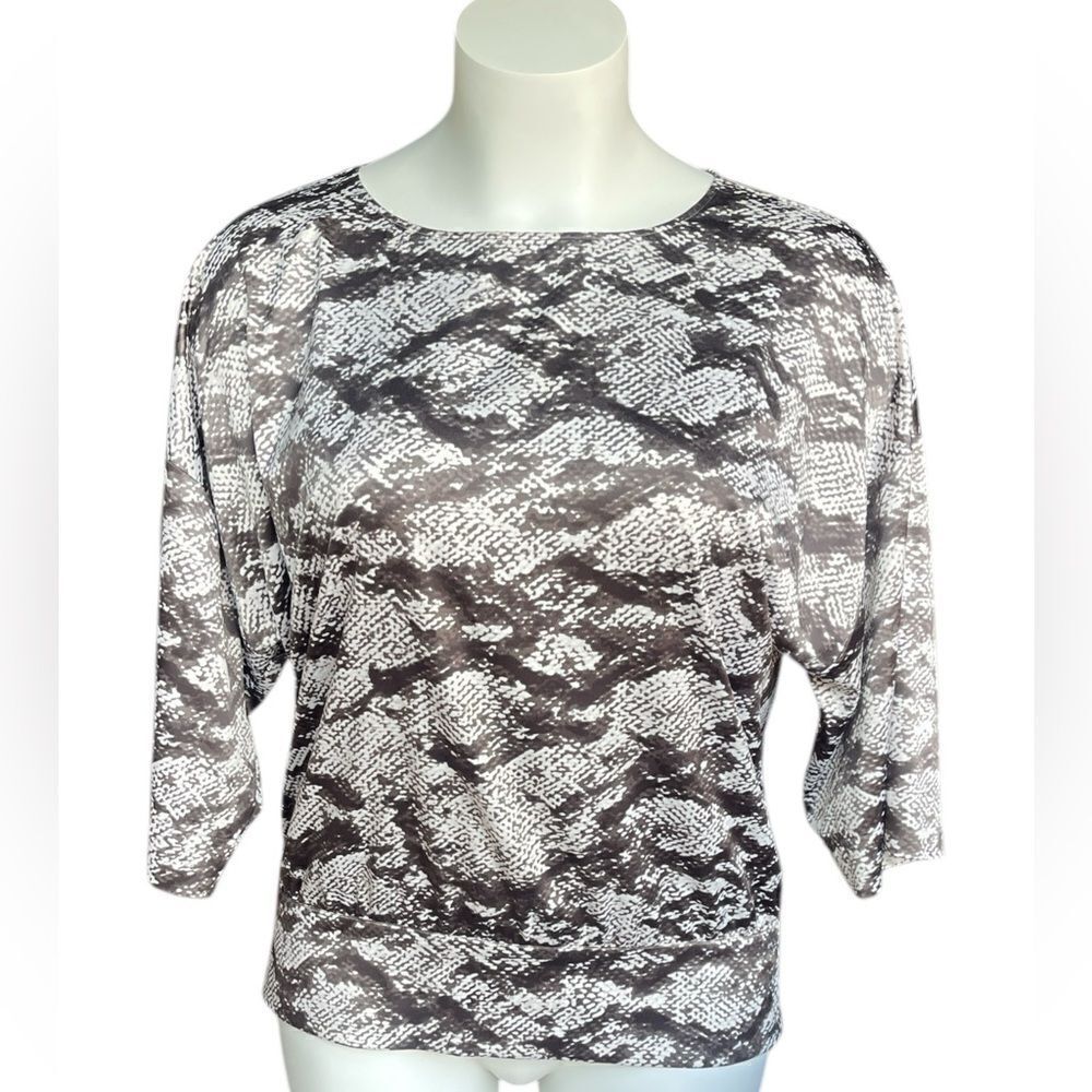 Chico's Dolman Sleeve,Silky Snake Print Blouse Size 2 Band Waist Crew Neck